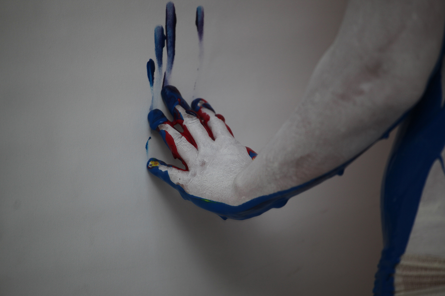 Giovanna d'Amico - The War - Performance Art